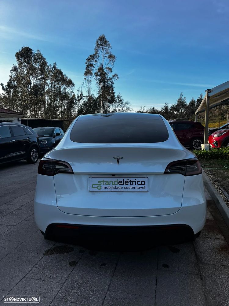 Tesla Model Y Standard - 12