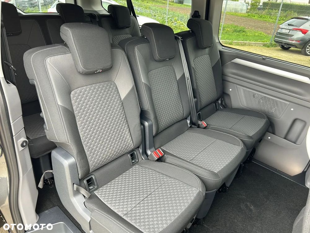 Volkswagen Caravelle - 16