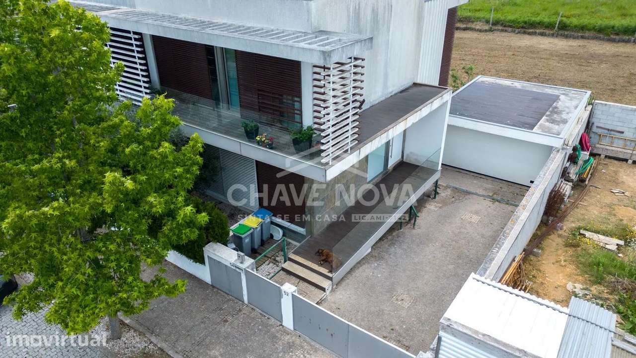 Moradia Triplex V3 em Serzedo Vila Nova de Gaia-SD/04664/MH - Grande imagem: 2/19