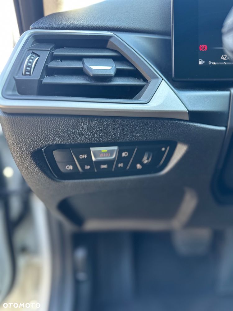 BMW Seria 3 318i - 8