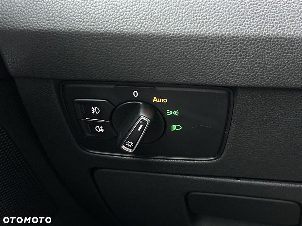 Volkswagen Passat - 17