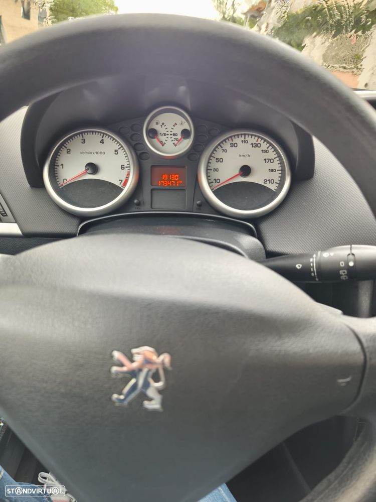 Peugeot 207 1.4 16V Sport - 6