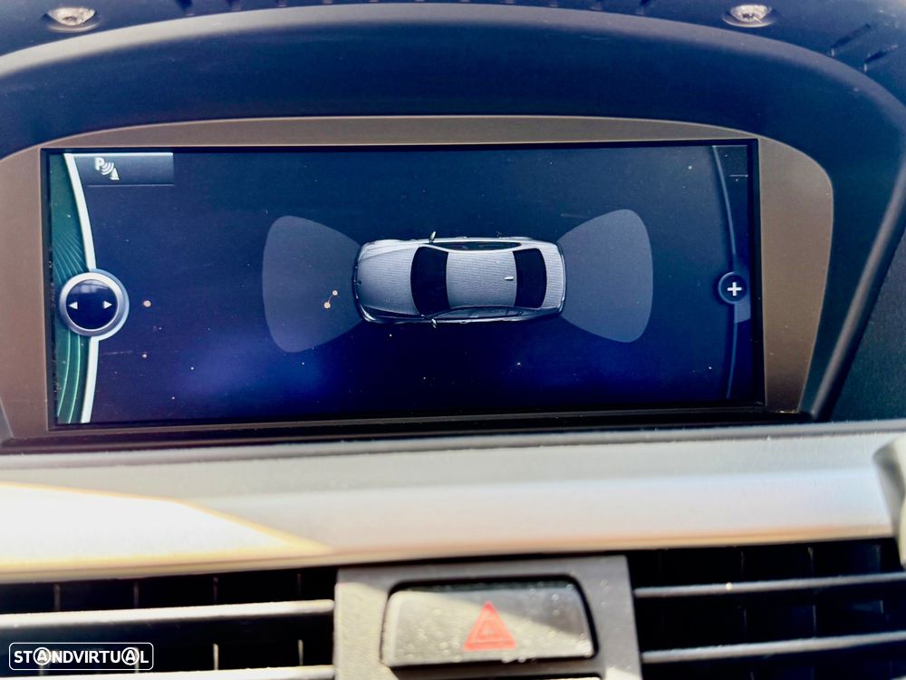 BMW 320 d EfficientDynamics Navigation - 17