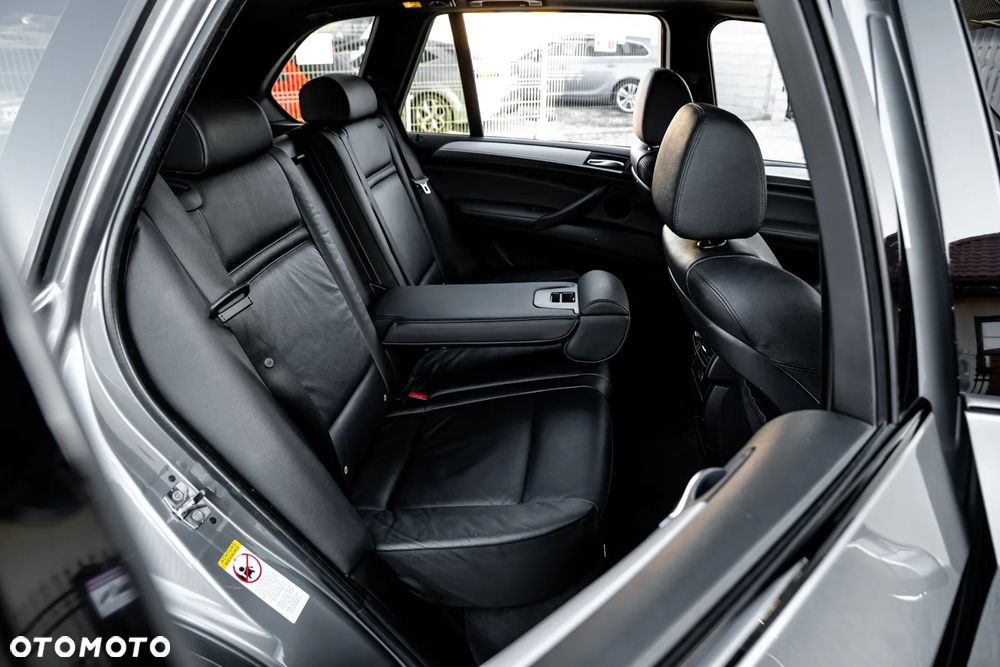 BMW X5 3.0si xDrive - 24