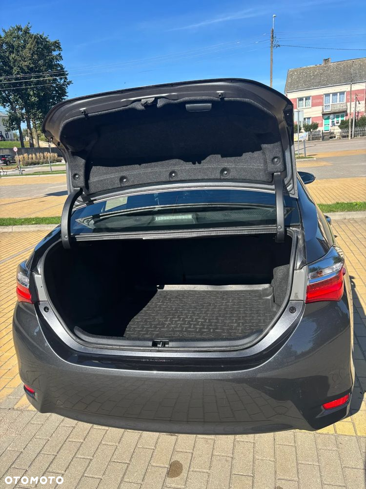 Toyota Corolla 1.6 Classic Plus - 5
