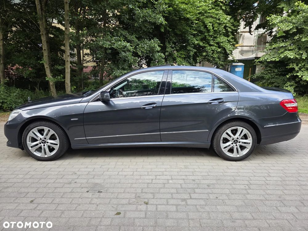 Mercedes-Benz Klasa E 220 CDI BlueEff Avantgarde - 4