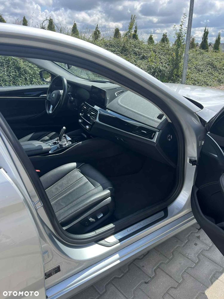 BMW Seria 5 520i GPF Luxury Line - 17