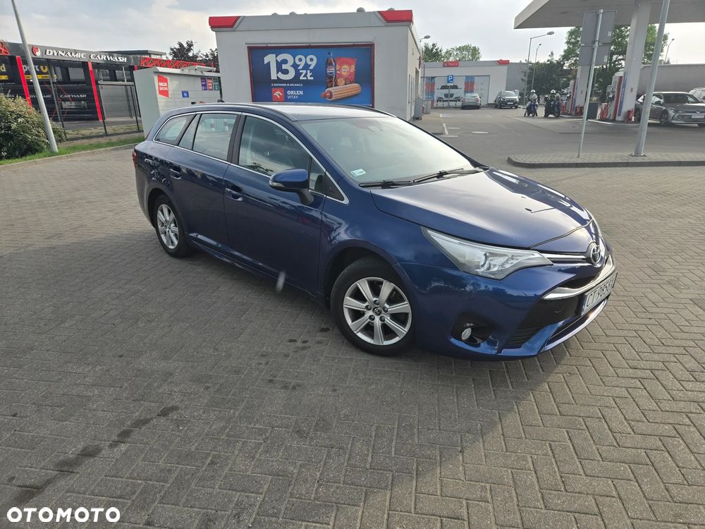 Toyota Avensis 1.6 D-4D Premium - 3