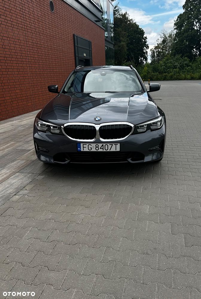 BMW Seria 3 320d Sport Line - 2