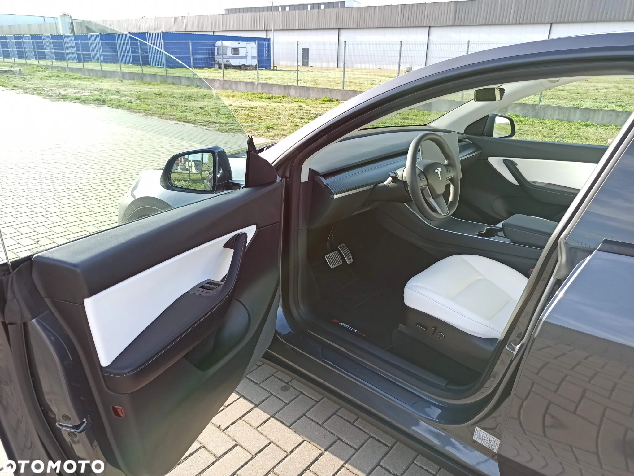 Tesla Y Model RWD - 15