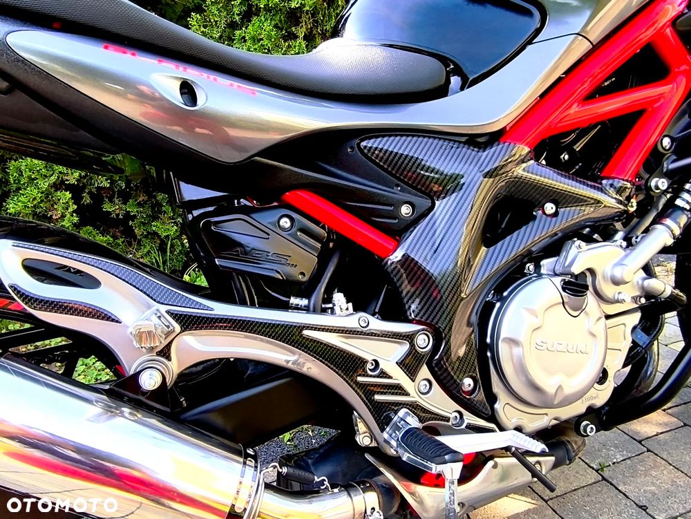 Suzuki Gladius - 11