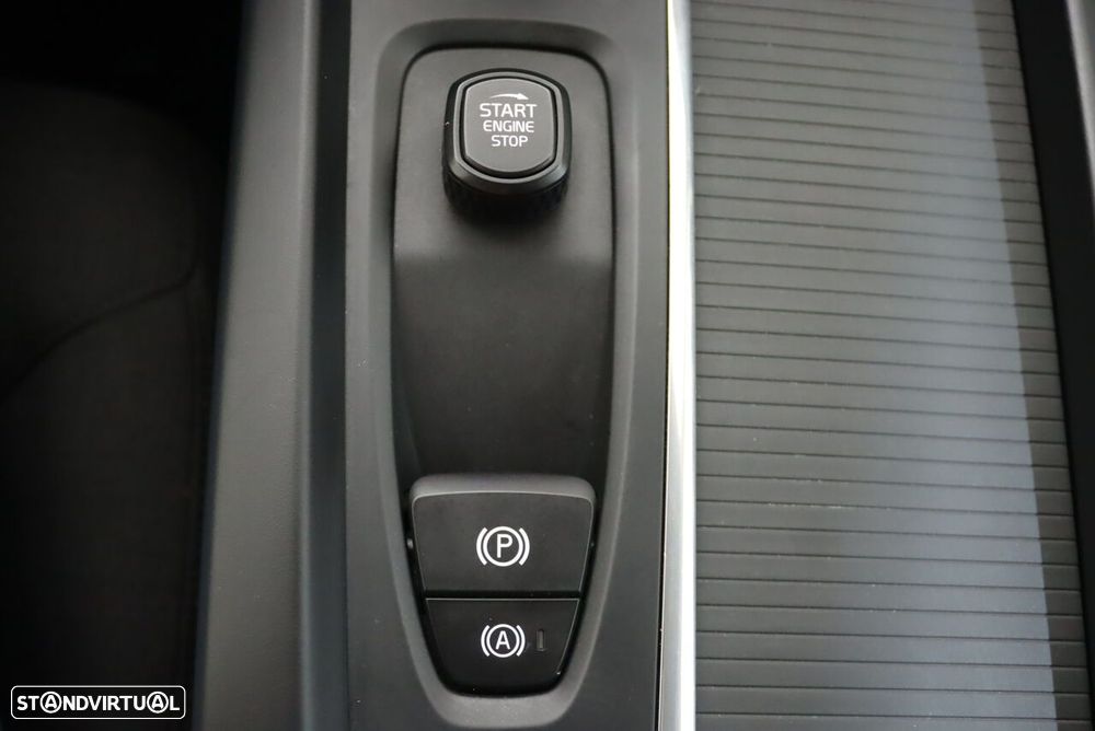 Volvo V60 2.0 D3 Momentum - 29