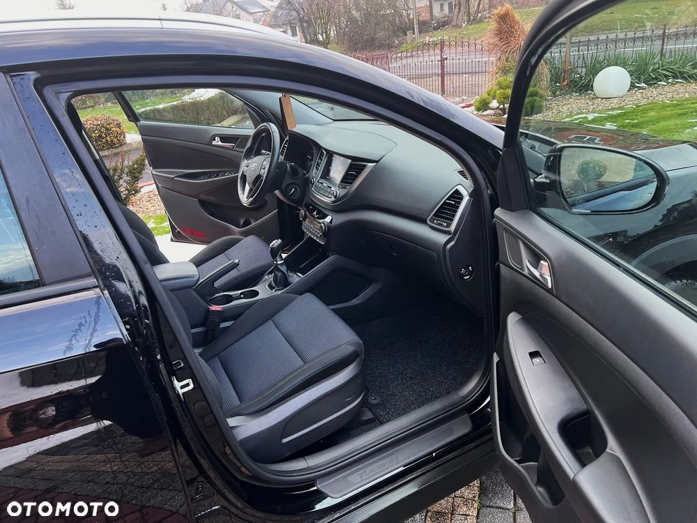 Hyundai Tucson blue 1.7 CRDi 2WD Style - 32