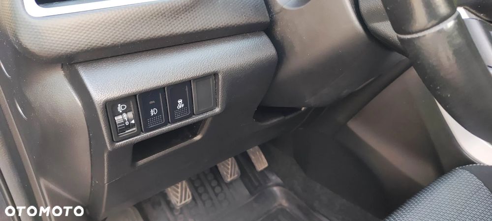 Suzuki SX4 1.6 Comfort Plus - 11
