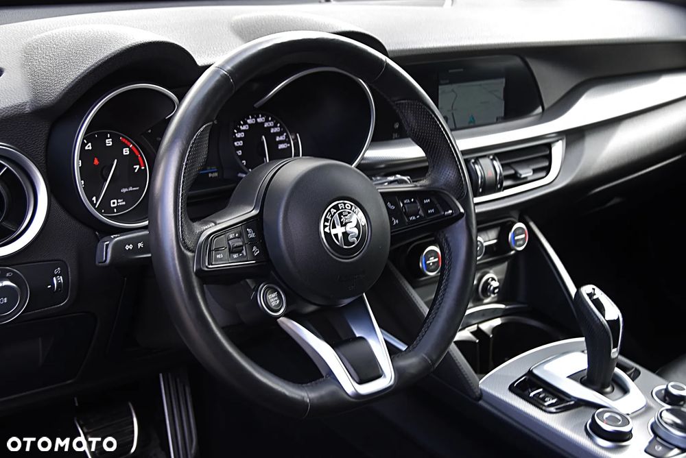 Alfa Romeo Stelvio 2.0 Turbo Veloce Q4 - 16