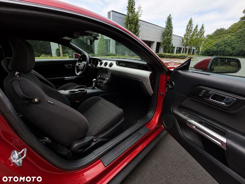 Ford Mustang 3.7 V6 Premium - 15