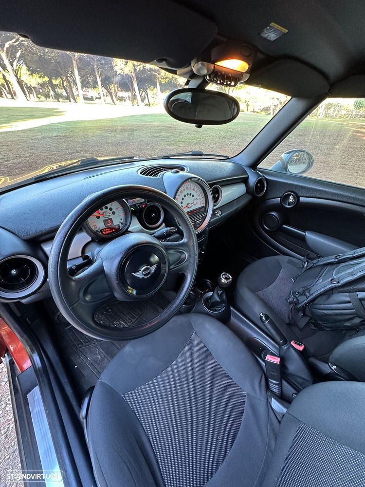 MINI Cabrio Cooper D - 11