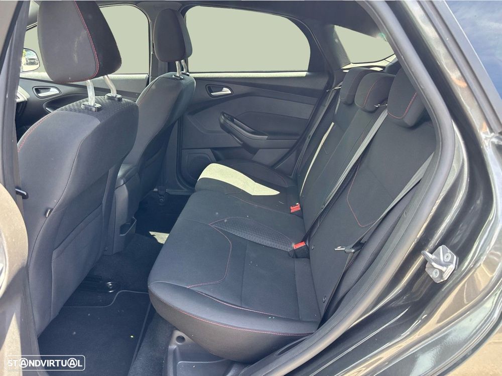 Ford Focus 1.5 TDCi ECOBlue ST-Line - 13