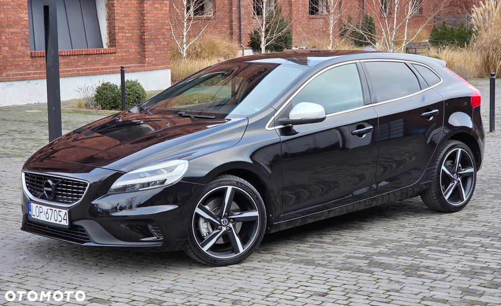 Volvo V40 D3 Drive-E R-Design Momentum - 2