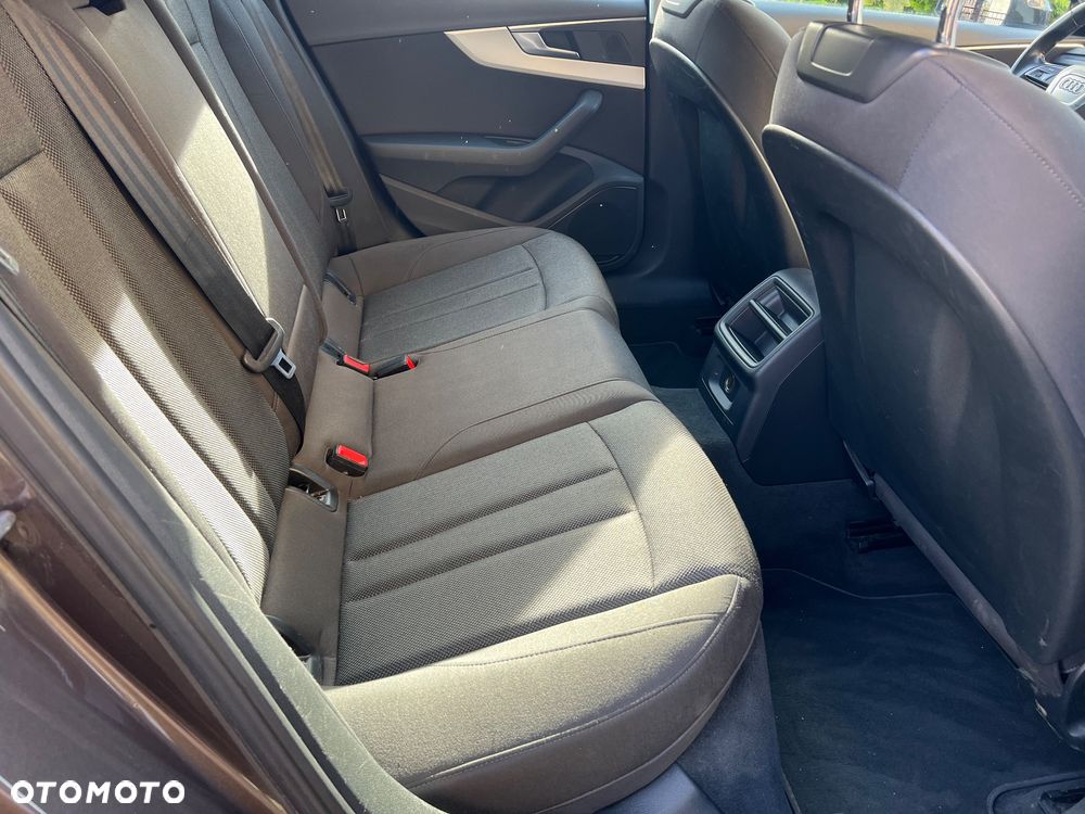 Audi A4 Avant 2.0 TDI DPF Ambiente - 33