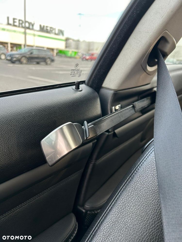 BMW Seria 3 330i xDrive - 26