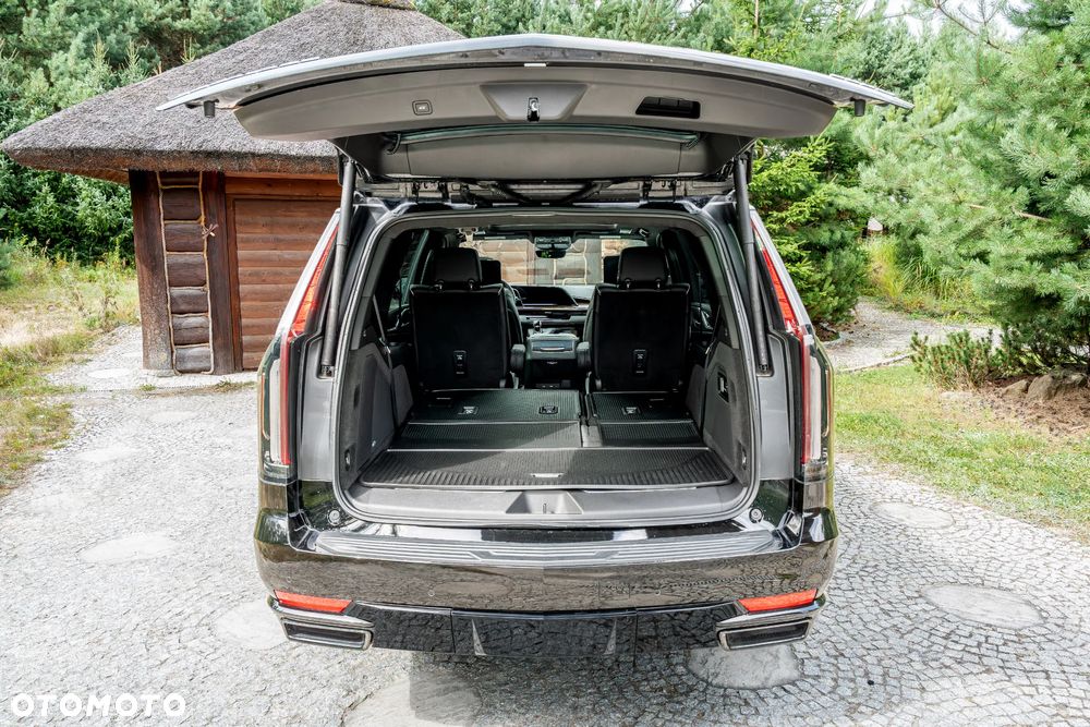 Cadillac Escalade - 20