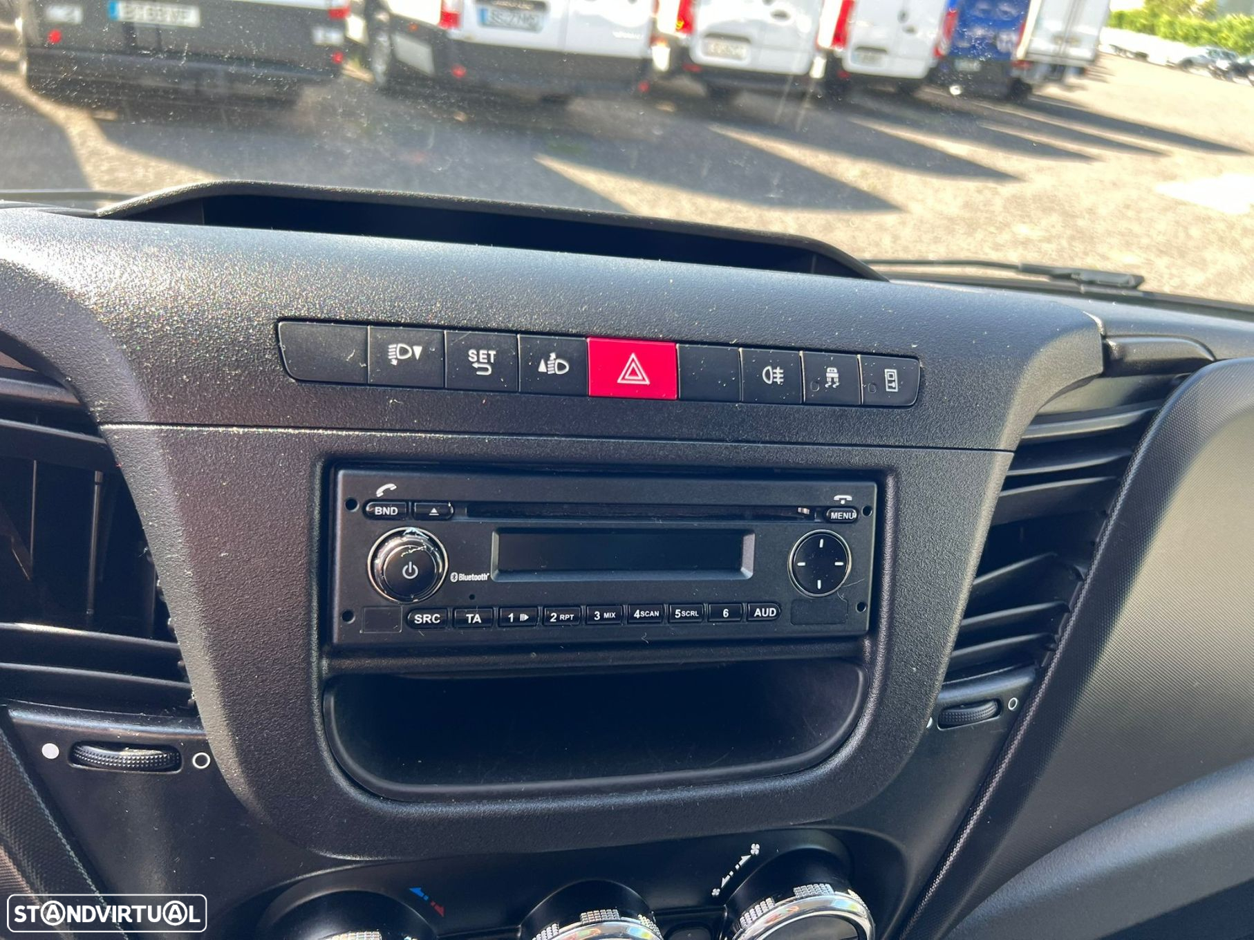 Iveco Daily 35-160 3 LUGARES - 31