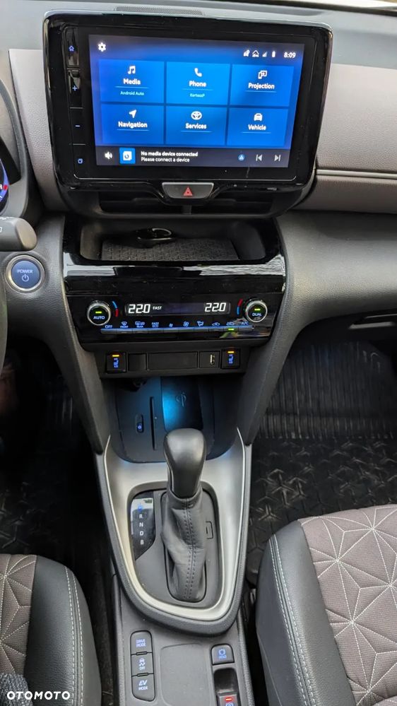 Toyota Yaris Cross Hybrid 1.5 Executive - 12