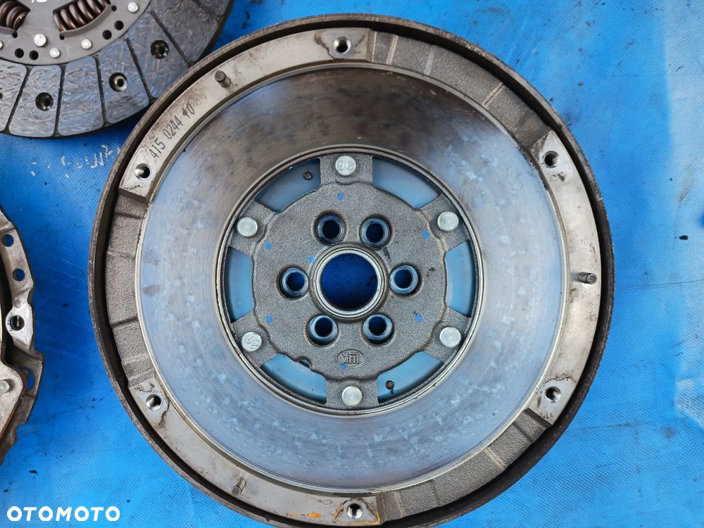 Sprzęgło dwumasa 6 biegowa skrzynia KOMPLETNA LUK 415024410 koło dwumasowe tarcza docisk sprzęgła Audi A4B6 A4B7 A6C5 A6C6 Volkswagen Passat B5 FL Lift Skoda Superb 1.9 TDI ( 130 150KM ) 2.0 TDI Quattro 6 Biegów ORYGINAŁ jak NOWA - 3