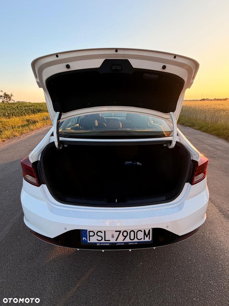 Hyundai Elantra 1.6 Style - 7