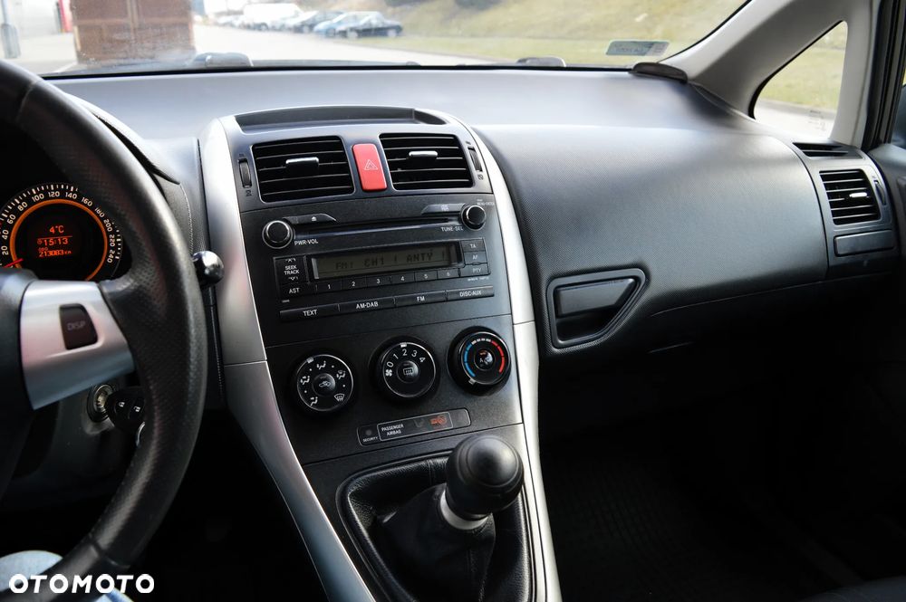 Toyota Auris 1.33 VVT-i Active - 15