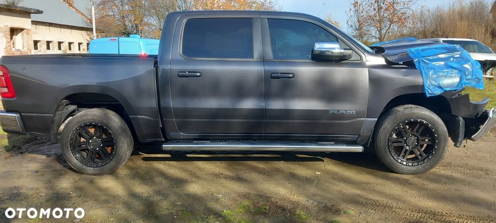 RAM 1500 5.7 Crew Cab Laramie - 2