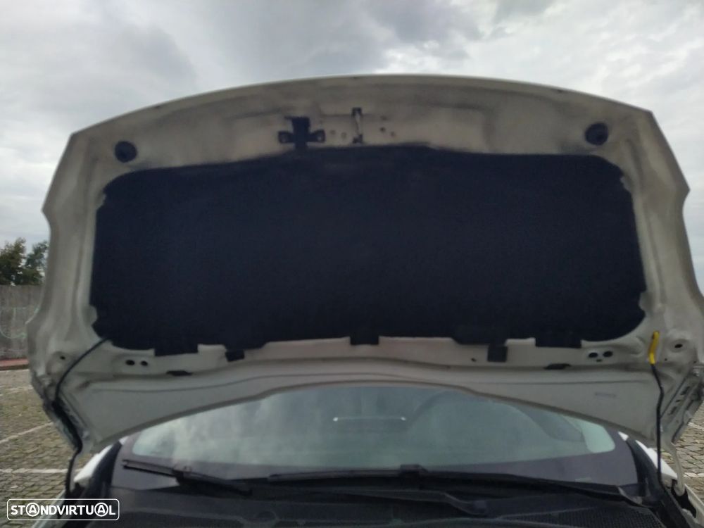 Peugeot 208 1.6 BlueHDi GT Line - 29