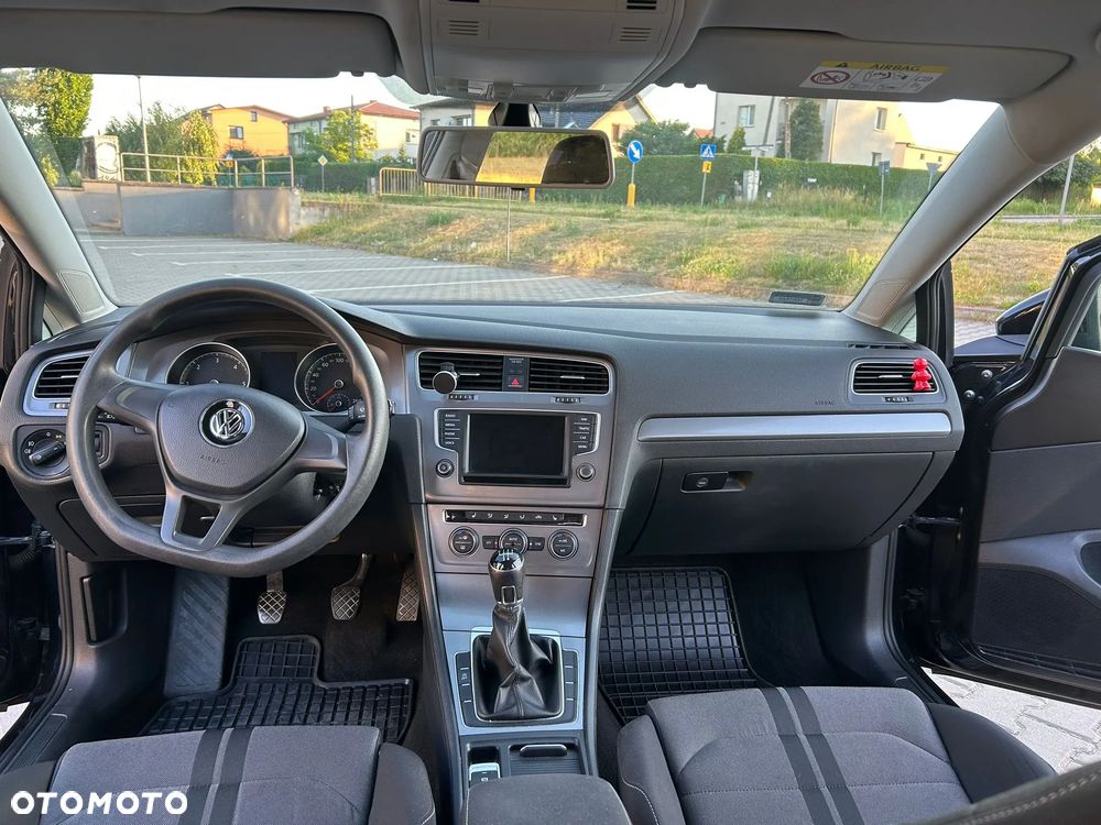Volkswagen Golf - 16