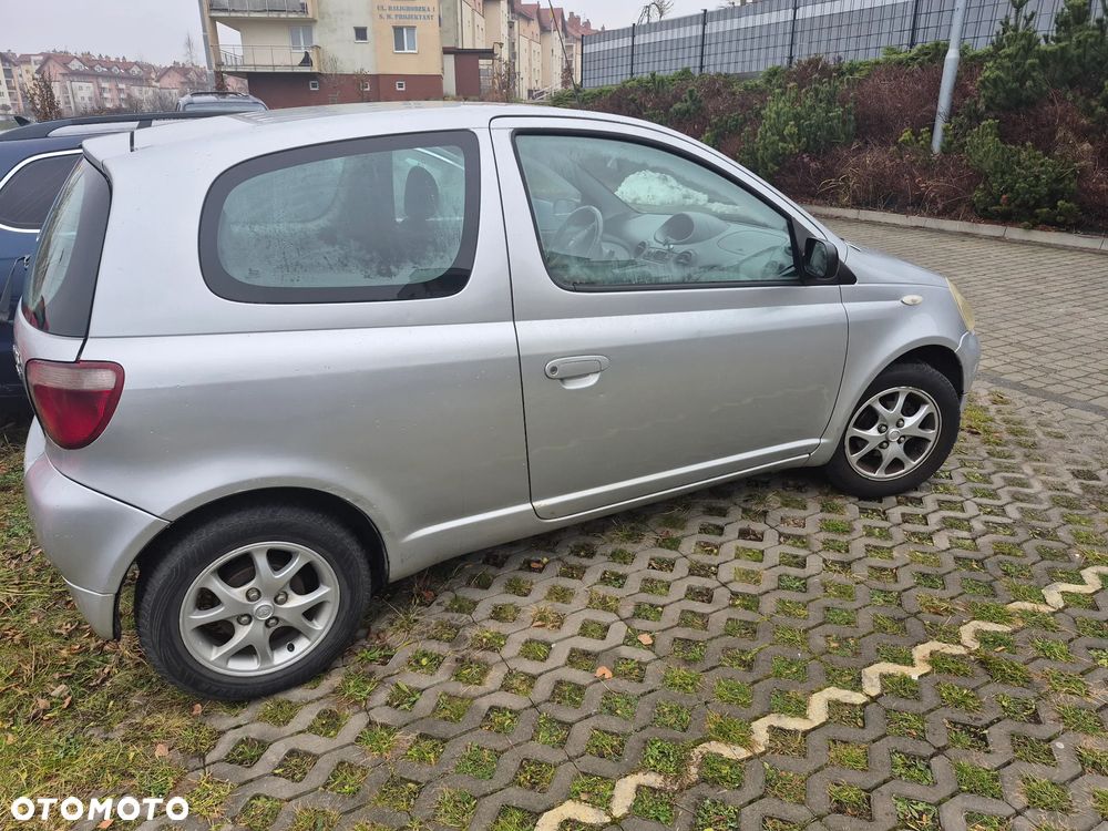 Toyota Yaris 1.0 Base - 2