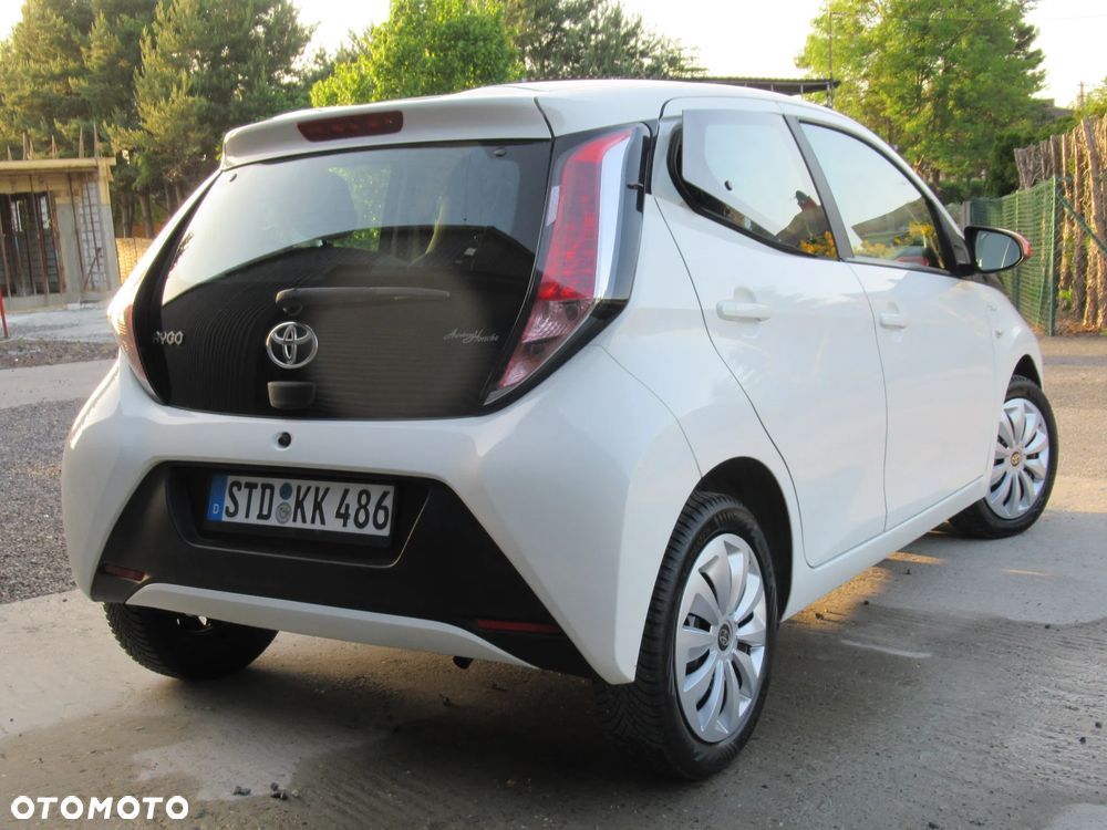 Toyota Aygo x-play - 4
