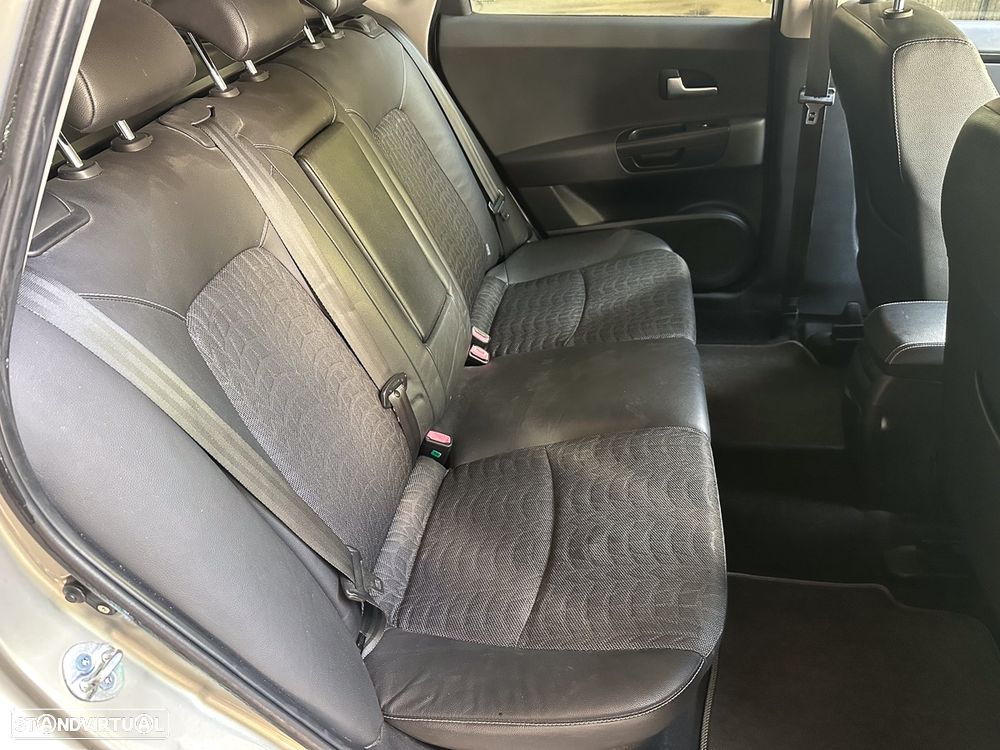 Kia Ceed SW 1.6 CRDi EX ISG - 8