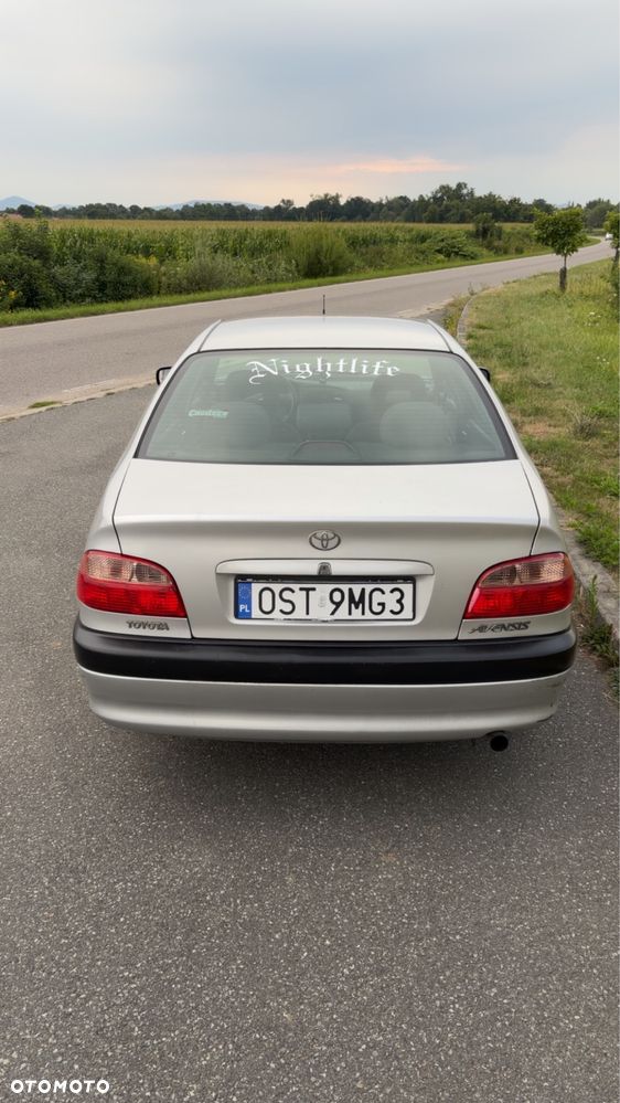 Toyota Avensis - 4