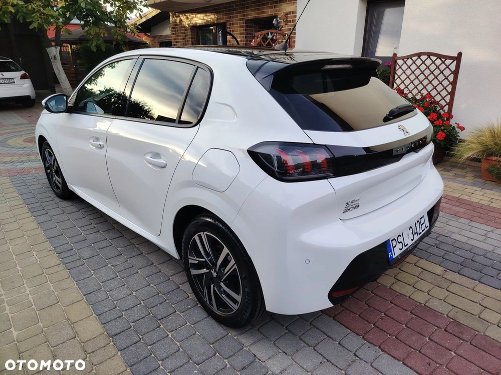 Peugeot 208 - 5