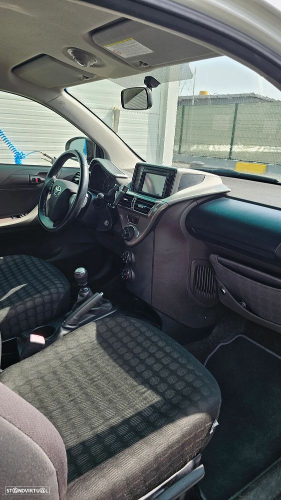 Toyota iQ 1.0 VVT-i 2 EP+NAVI+Bluetooth - 5