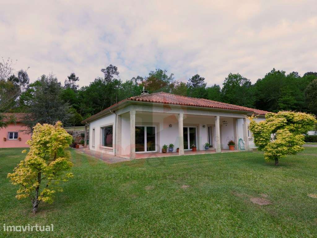 Quintinha com 2 casas -Extraordinária propriedade - Grande imagem: 2/37