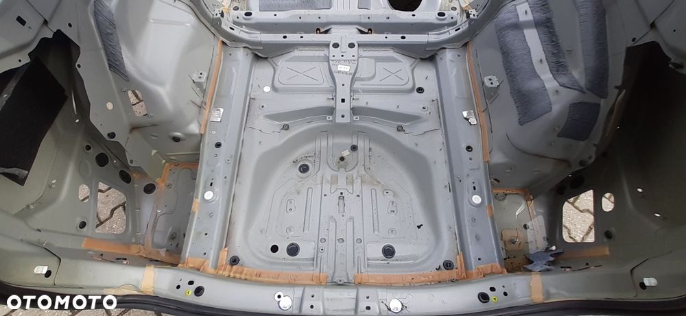VOLVO XC90 II ĆWIARTKA KAROSERIA TYŁ BŁOTNIK PRAWY LEWY 740 - 5