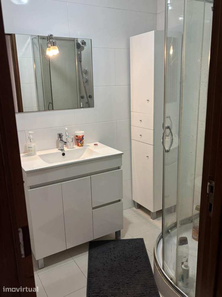 Quarto - localizado em Senhora da Hora Porto - Grande imagem: 5/7