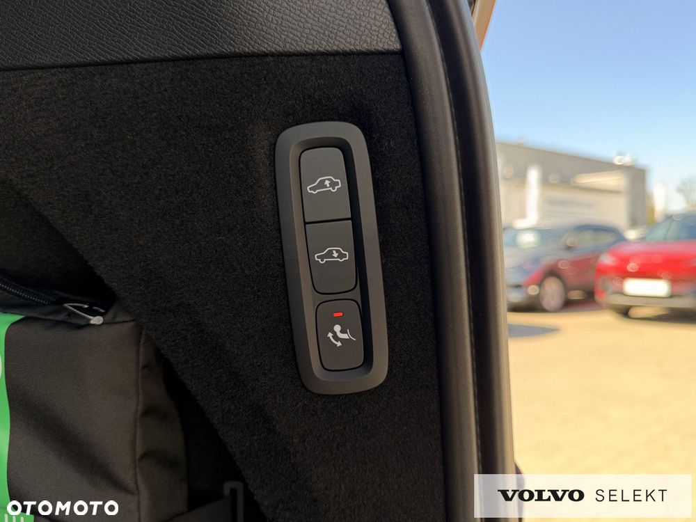 Volvo XC 90 - 32