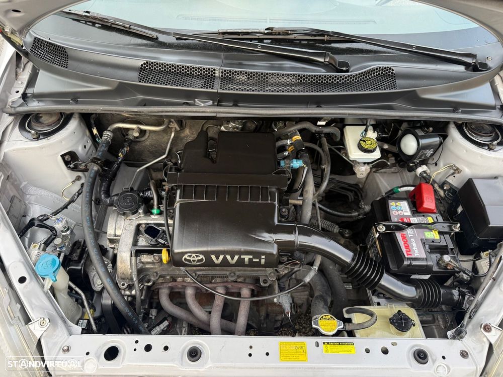 Toyota Yaris 1.0 Base C/Radio - 17