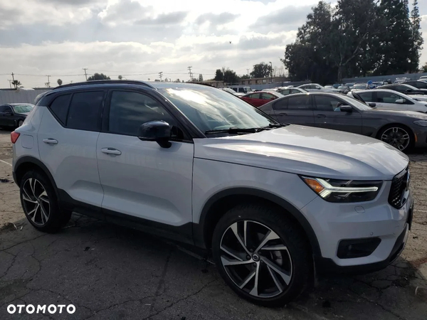 Volvo XC 40 T5 AWD R-Design