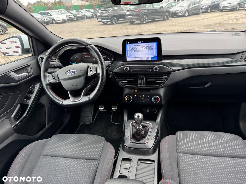 Ford Focus 1.5 EcoBlue Start-Stopp-System ST-LINE DESIGN - 11