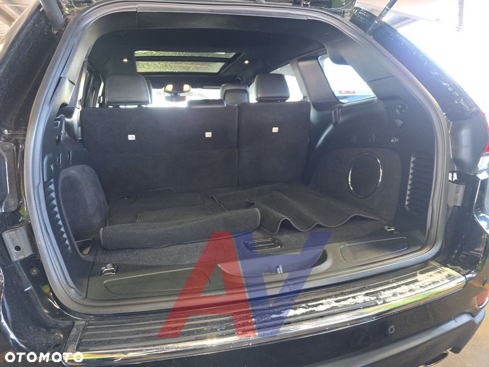 Jeep Grand Cherokee - 14