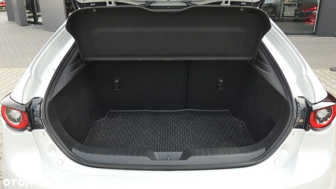 Mazda 3 - 10
