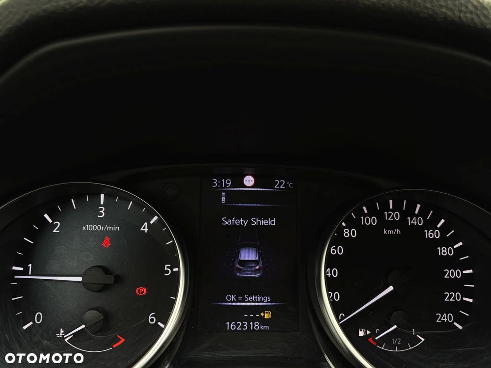 Nissan Qashqai 1.6 DCi N-Connecta - 21